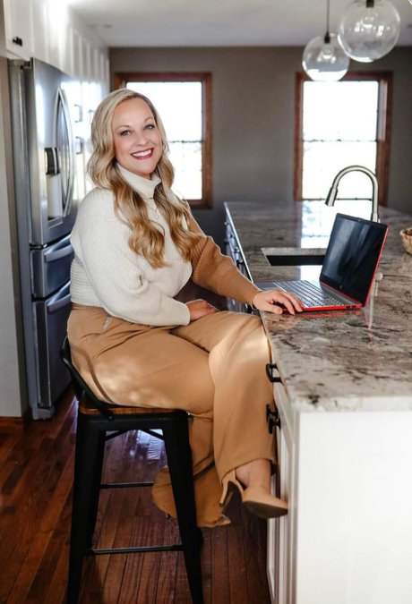 Realtor Tera Knebel with Schrader Realty in Lima, OH