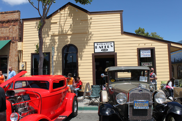 Bear Claw Bakery & Cafe in Pinole, CA (2)
