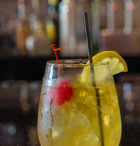 Breezes Island Grill Restaurant & Lounge in Baldwin, NY