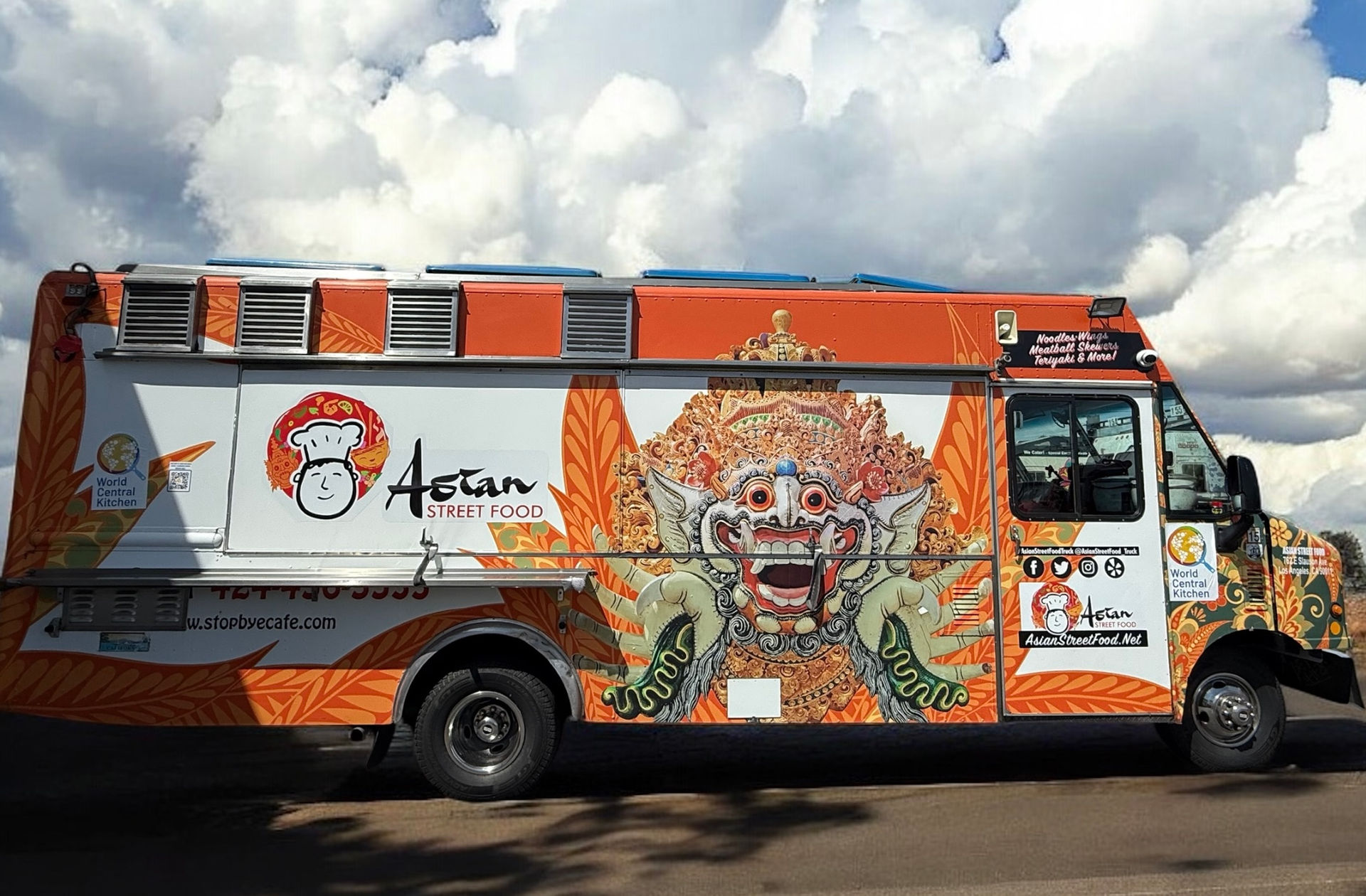 Asian Street Food Truck in Sugarloaf, CA (2)