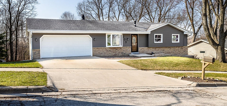 Brianna Crenshaw- Crenshaw Realty in Germantown, WI (2)