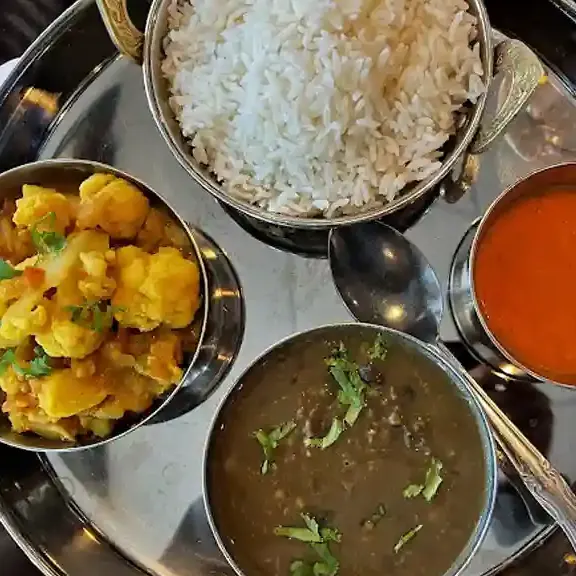Everest Café | Nepalese & Indian Cuisine in Glendale, WI