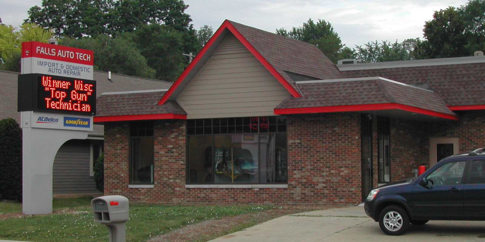 Falls Auto Tech in Menomonee Falls, WI
