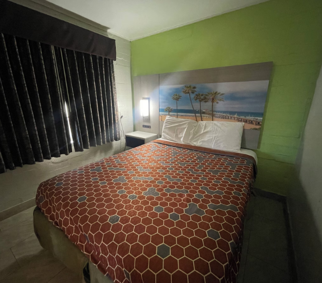 Black Horse Motel in Apple Valley, CA (4)
