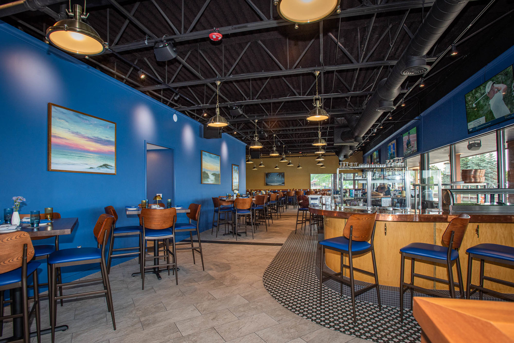 Latitudes Restaurant and Bar in Wyandotte, MI