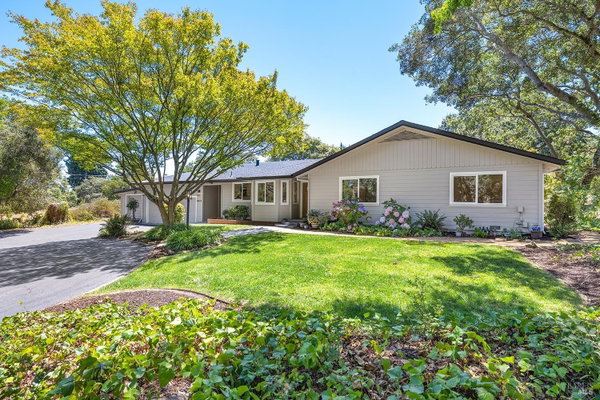 Sabine Tucker Realtor in Sebastopol, CA (2)
