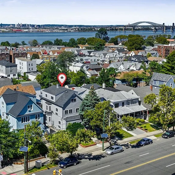 The Bayonne Realtor • Beverly Caraballo in Bayonne, NJ (2)