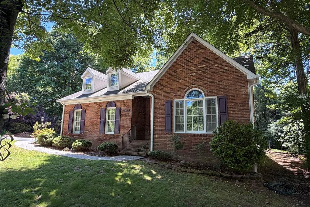 Mays Realty in Clemmons, NC (3)