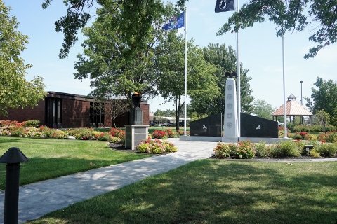 Help-U-Sell Real Estate in Woodhaven, MI (2)