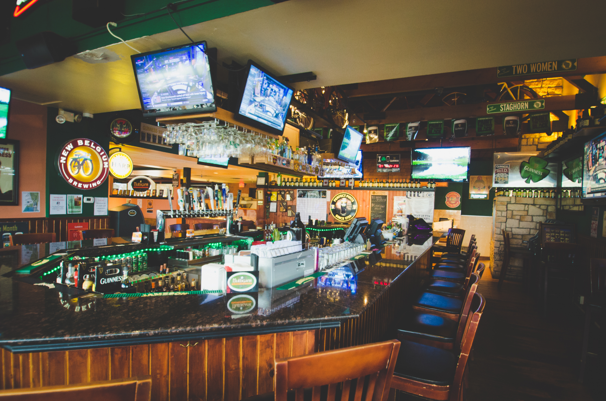 Mulligans Irish Pub & Grill in Franklin, WI