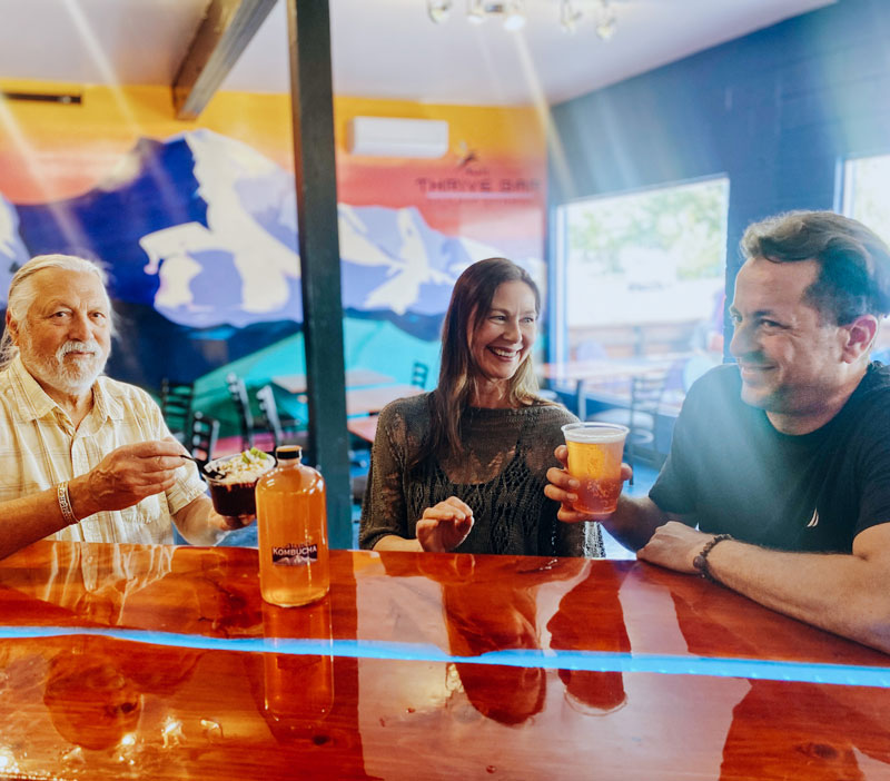 Alua's Thrive Bar in Mt Shasta, CA (4)