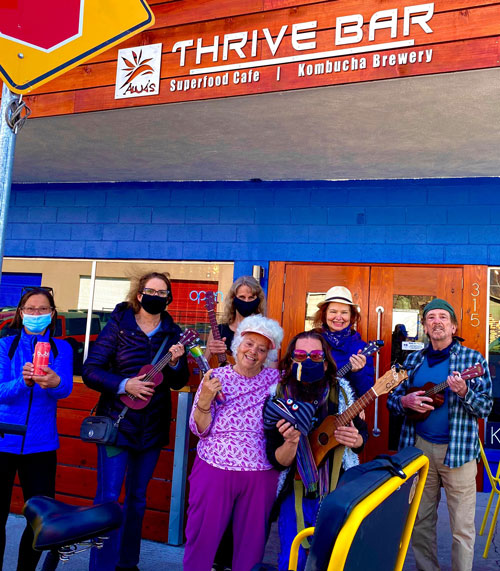 Alua's Thrive Bar in Mt Shasta, CA (5)