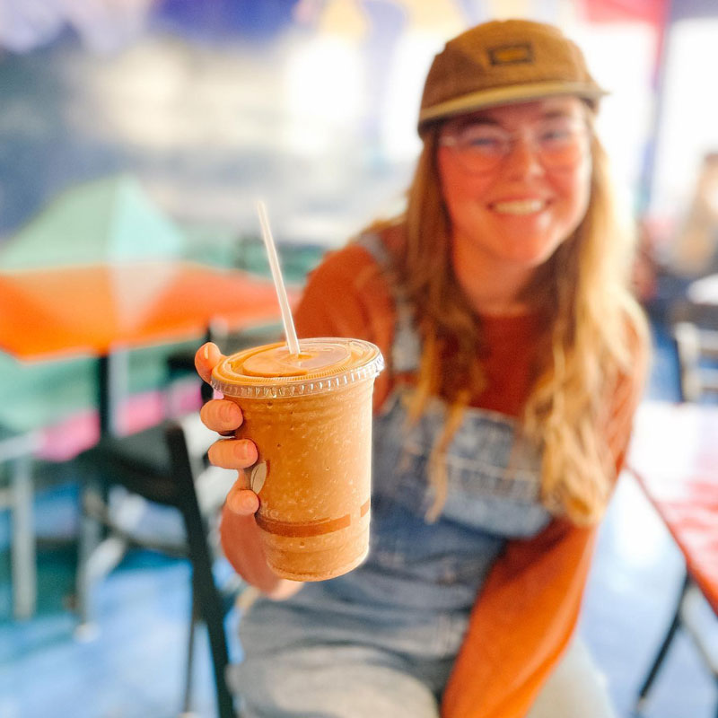 Alua's Thrive Bar in Mt Shasta, CA (6)