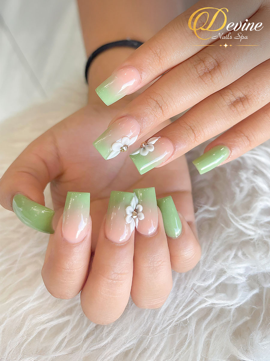 Devine Nail Spa in Columbia, SC
