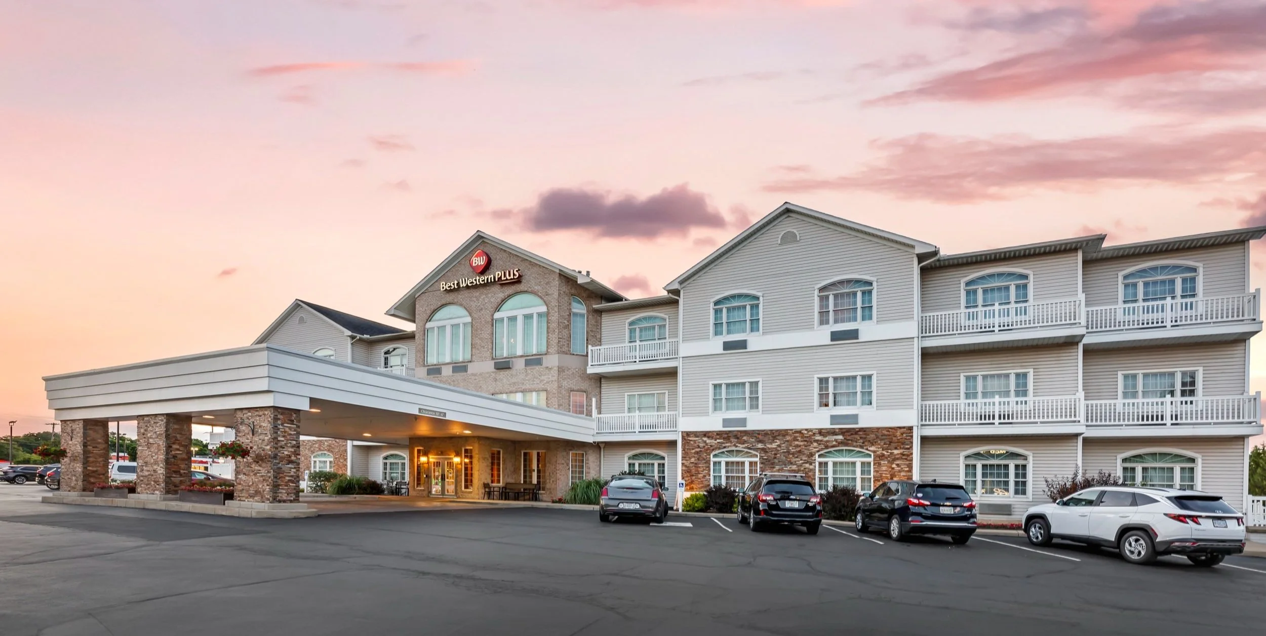 Best Western Plus Dutch Haus Inn and Suites in Columbiana, OH (5)