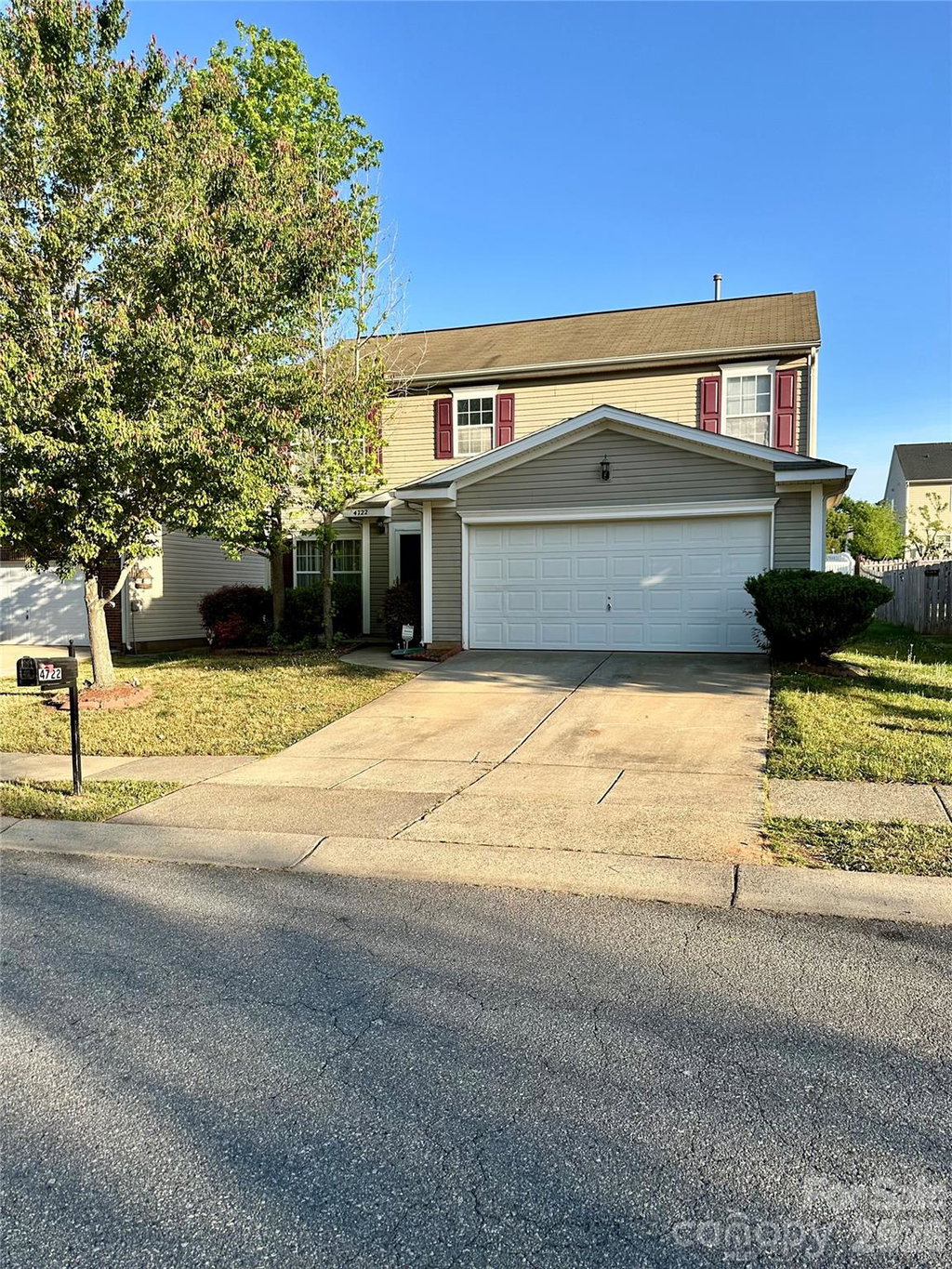 Gina Kidder Realtor in Skyland, NC (2)