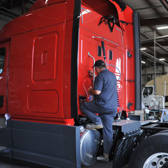 Fyda Freightliner Columbus, Inc. in West Jefferson, OH (5)