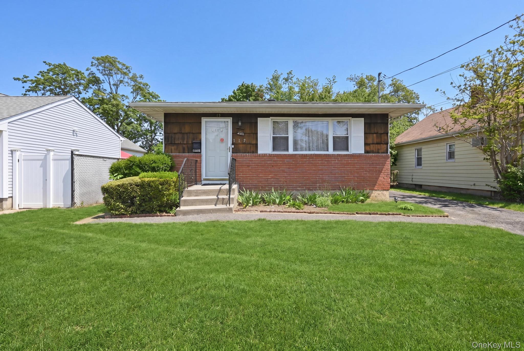 Yadlynd Cherubin & The Legacy Team in Garden City, NY