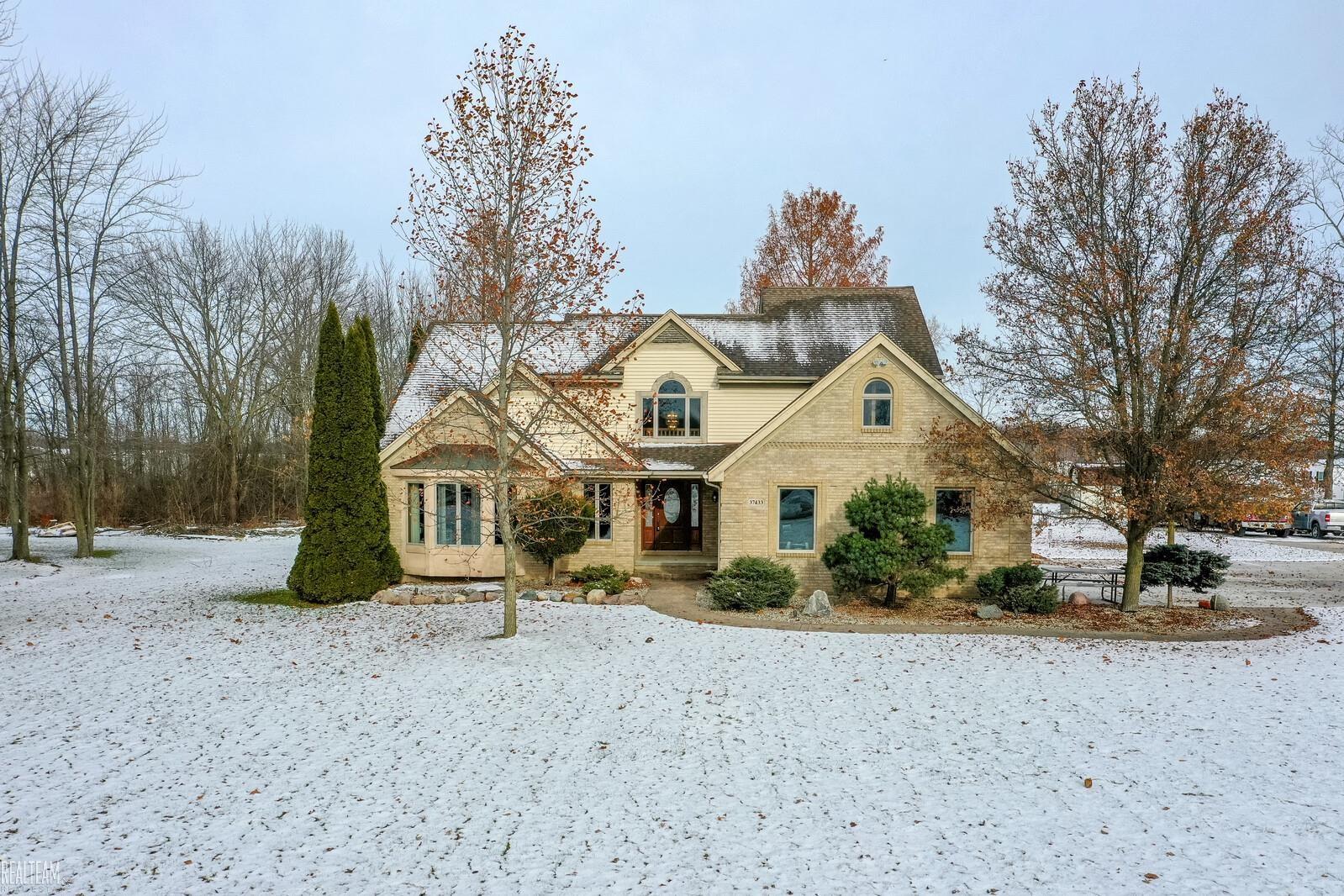 REALTEAM Real Estate in Utica, MI (3)