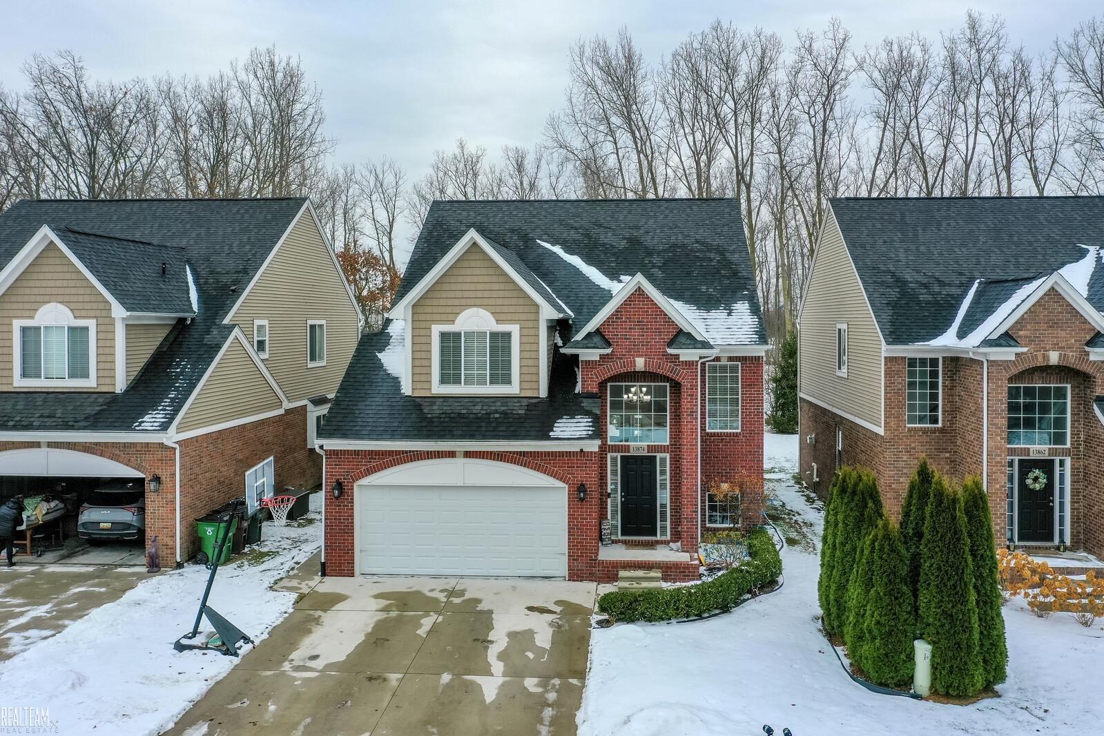 REALTEAM Real Estate in Utica, MI (4)