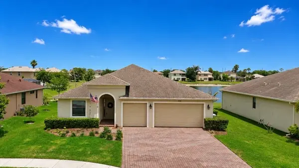 Melissa Murphy Realtor & Notary - Dale Sorensen Real Estate in Sebastian, FL (6)
