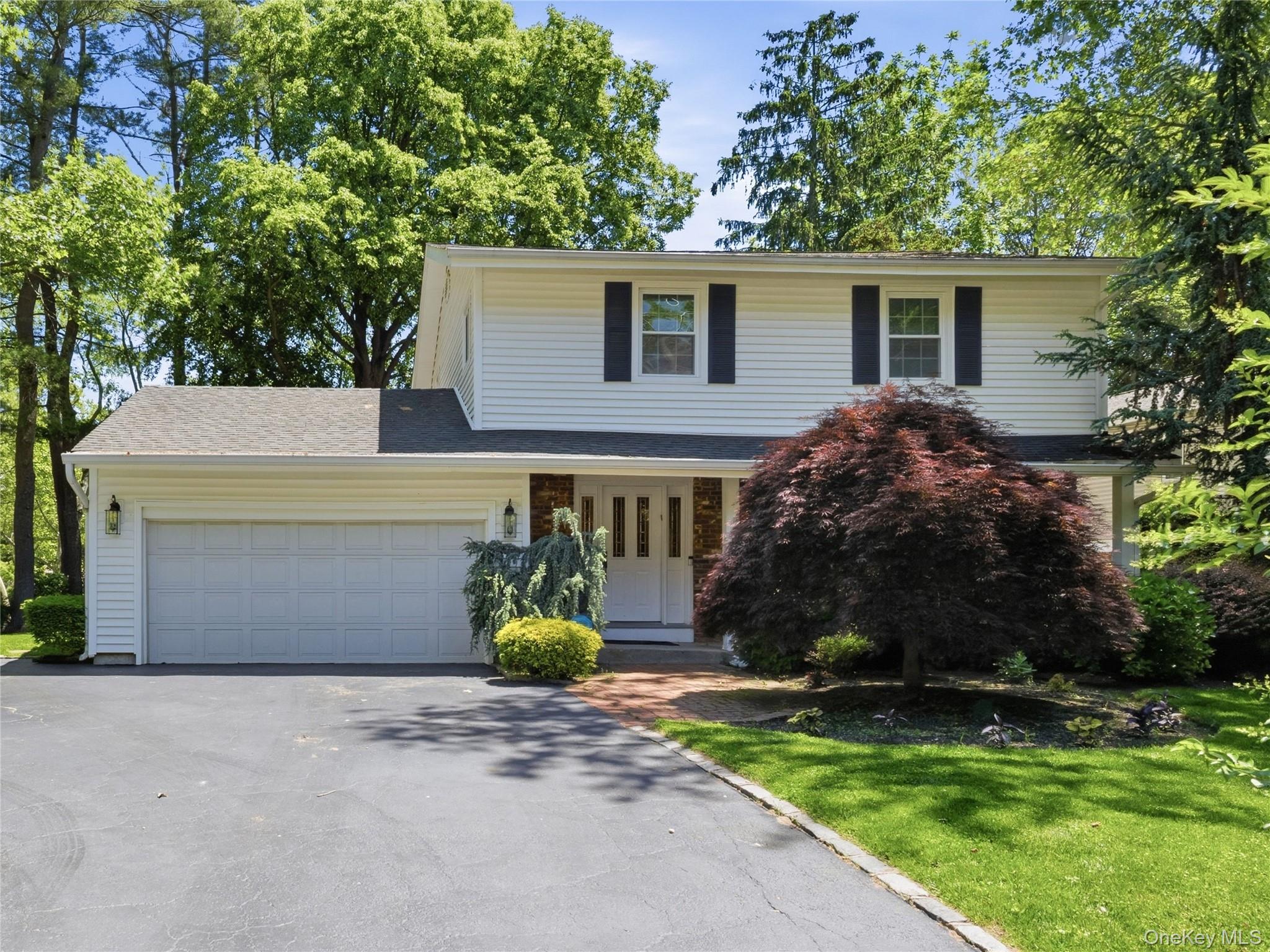 Beth Catrone, A Daniel Gale Sotheby's International Realty Associate Real Estate Broker in Port Washington, NY (4)