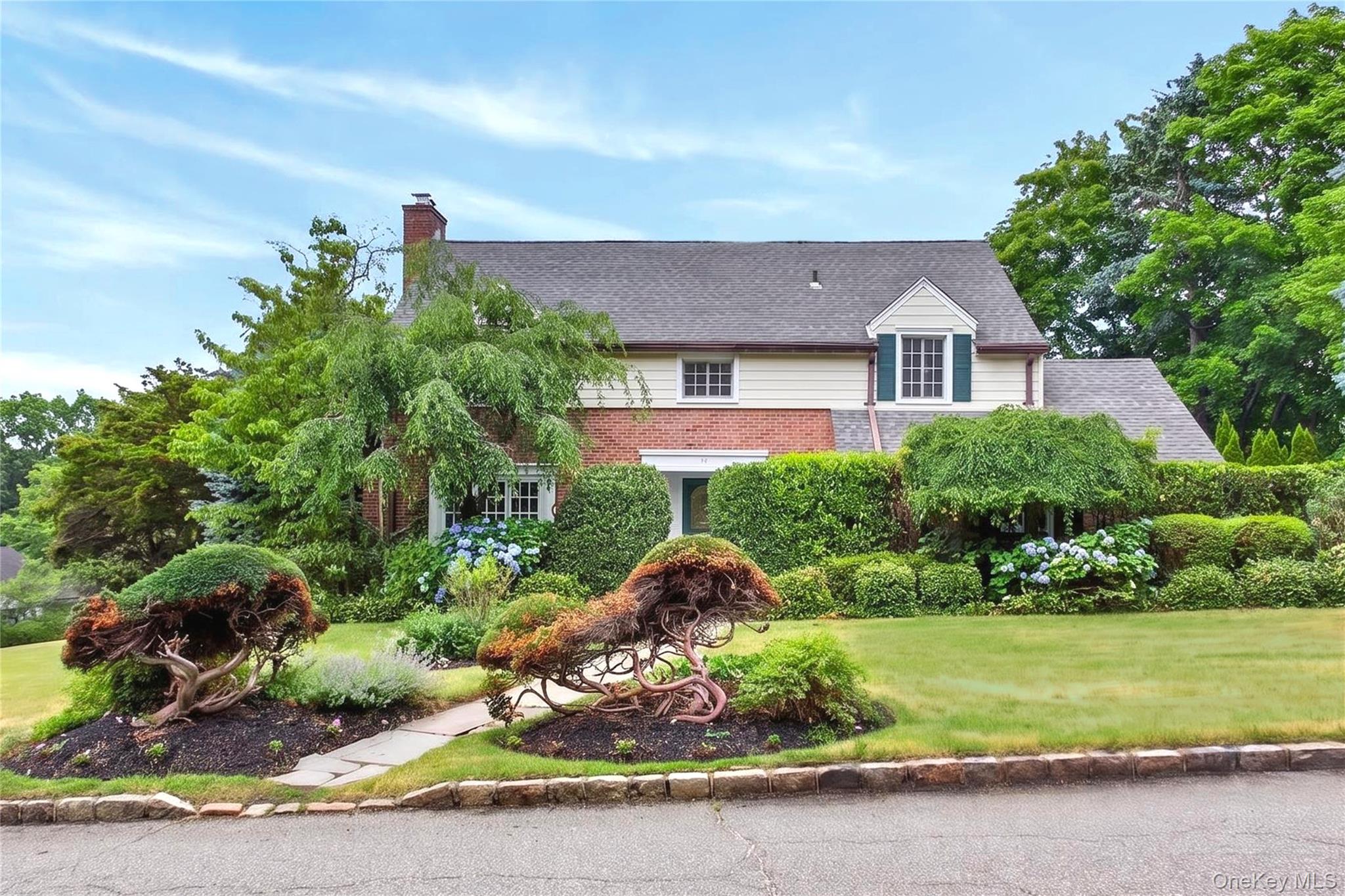 Beth Catrone, A Daniel Gale Sotheby's International Realty Associate Real Estate Broker in Port Washington, NY (5)