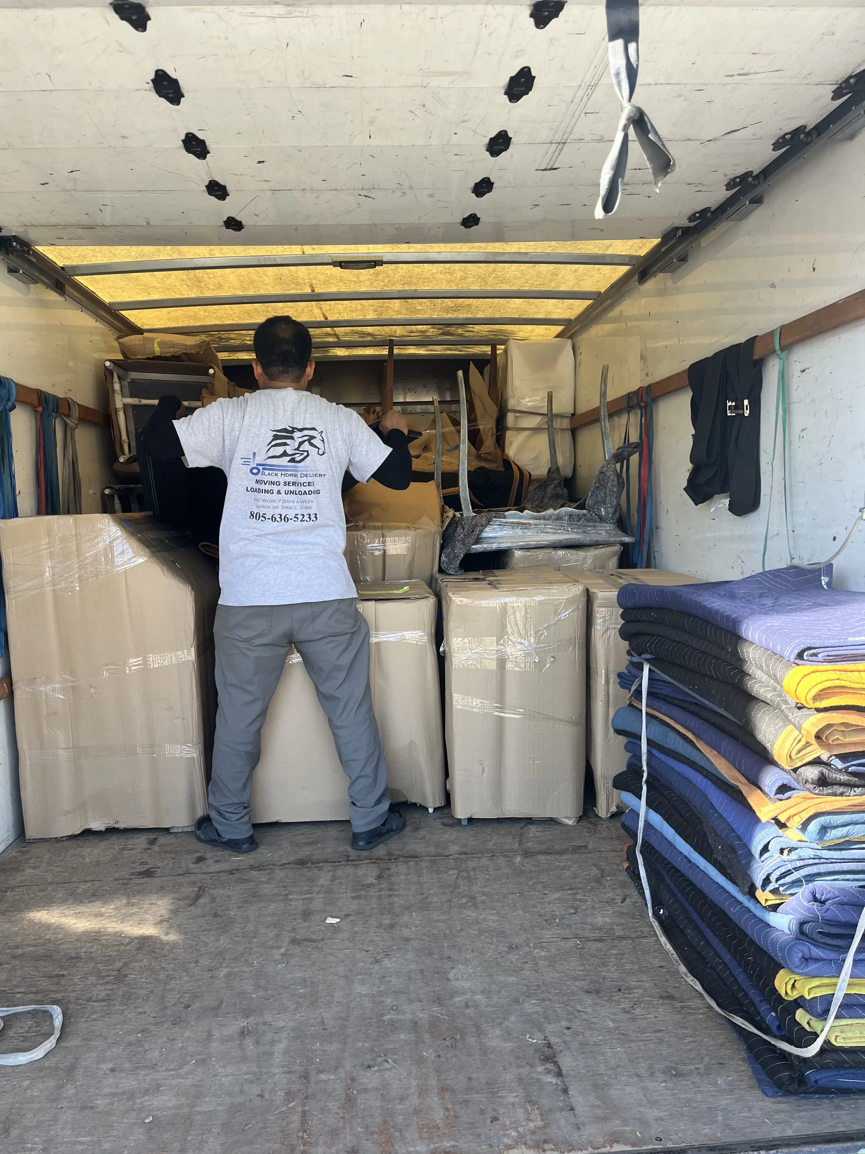 Black Horse Delivery in Ventura, CA (2)