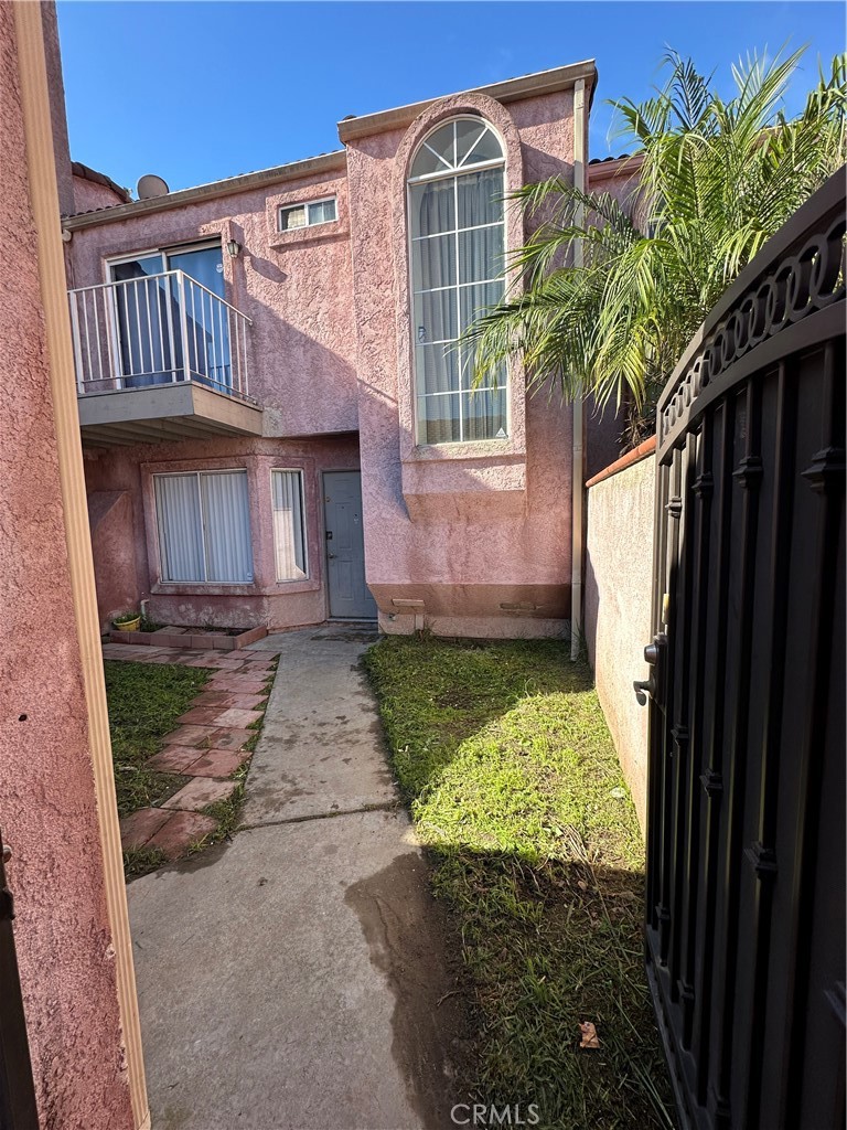 Daniel Sandoval-The Vision Group Real Estate Services in Bellflower, CA (2)