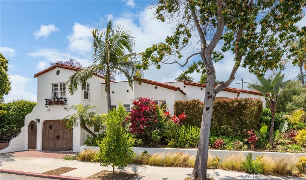 Daniel Sandoval-The Vision Group Real Estate Services in Bellflower, CA (5)