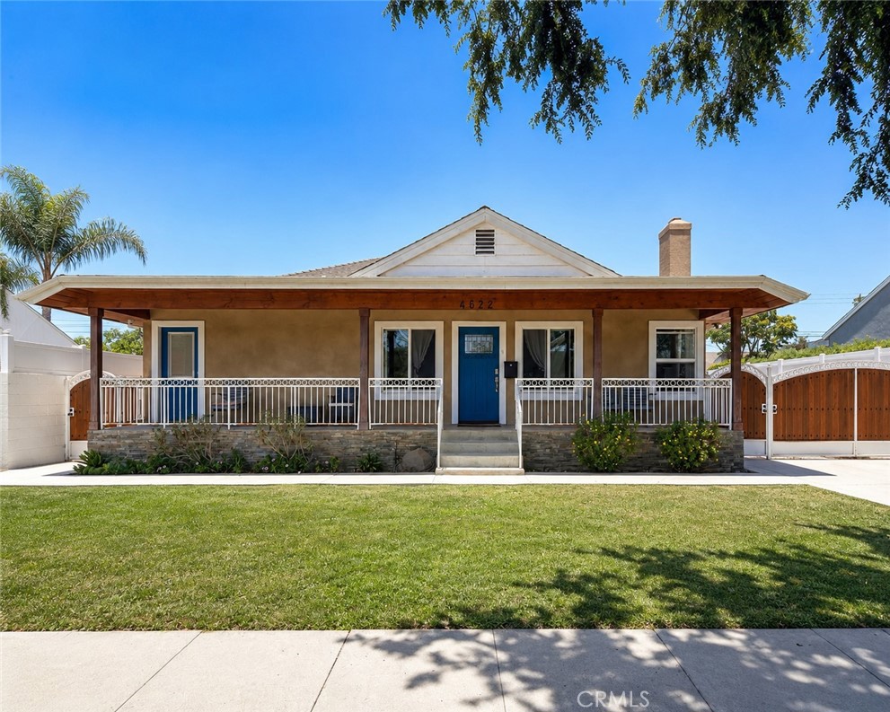 Daniel Sandoval-The Vision Group Real Estate Services in Bellflower, CA (6)