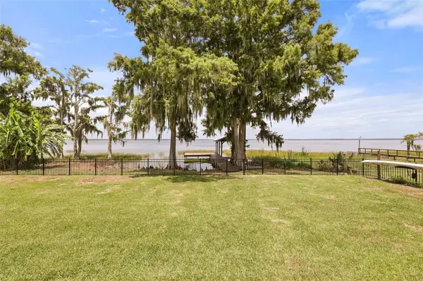 Monica McDonald, REALTOR in Tavares, FL (5)