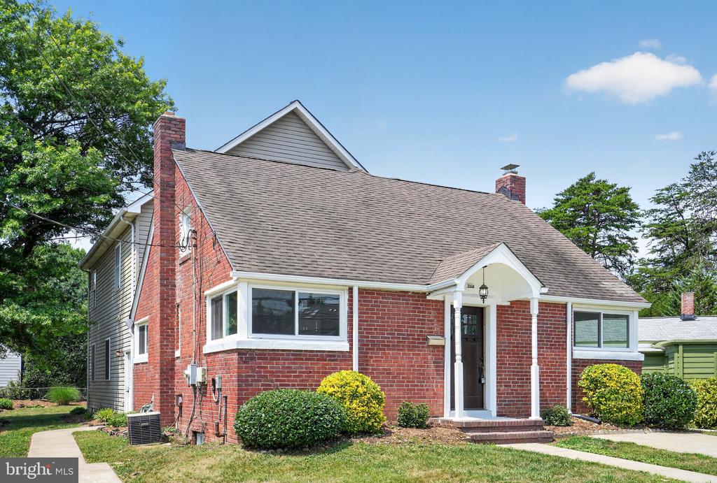 Herbert Riggs & Co. at Compass Real Estate in Alexandria, VA