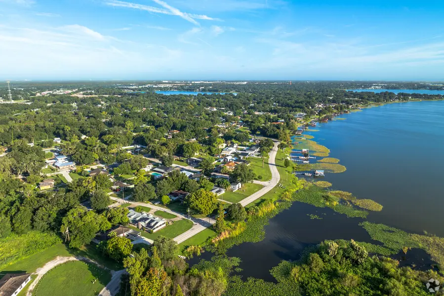 Leslie Parra - The Locals Group Brokered by LPT Realty in Winter Garden, FL (5)