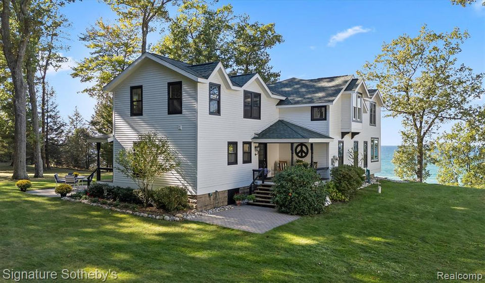 Cynthia Miller National Realty Centers Cynthia Lynn Luxury Real Estate in Northville, MI (2)