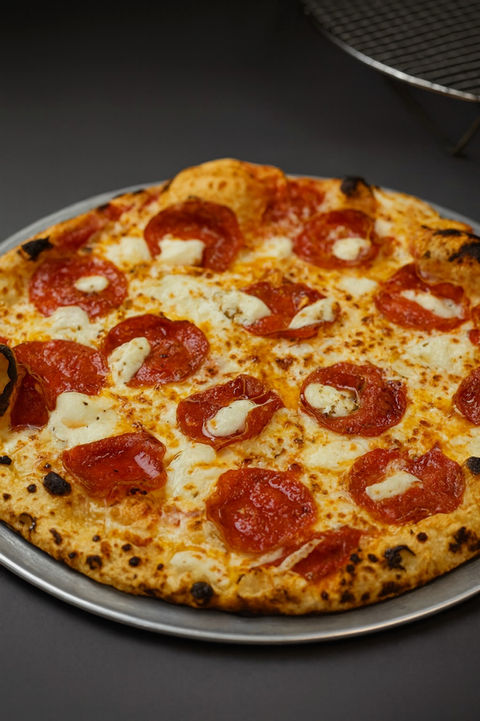 Lena Ardiendo Pizza Restaurant in Cudahy, CA (3)