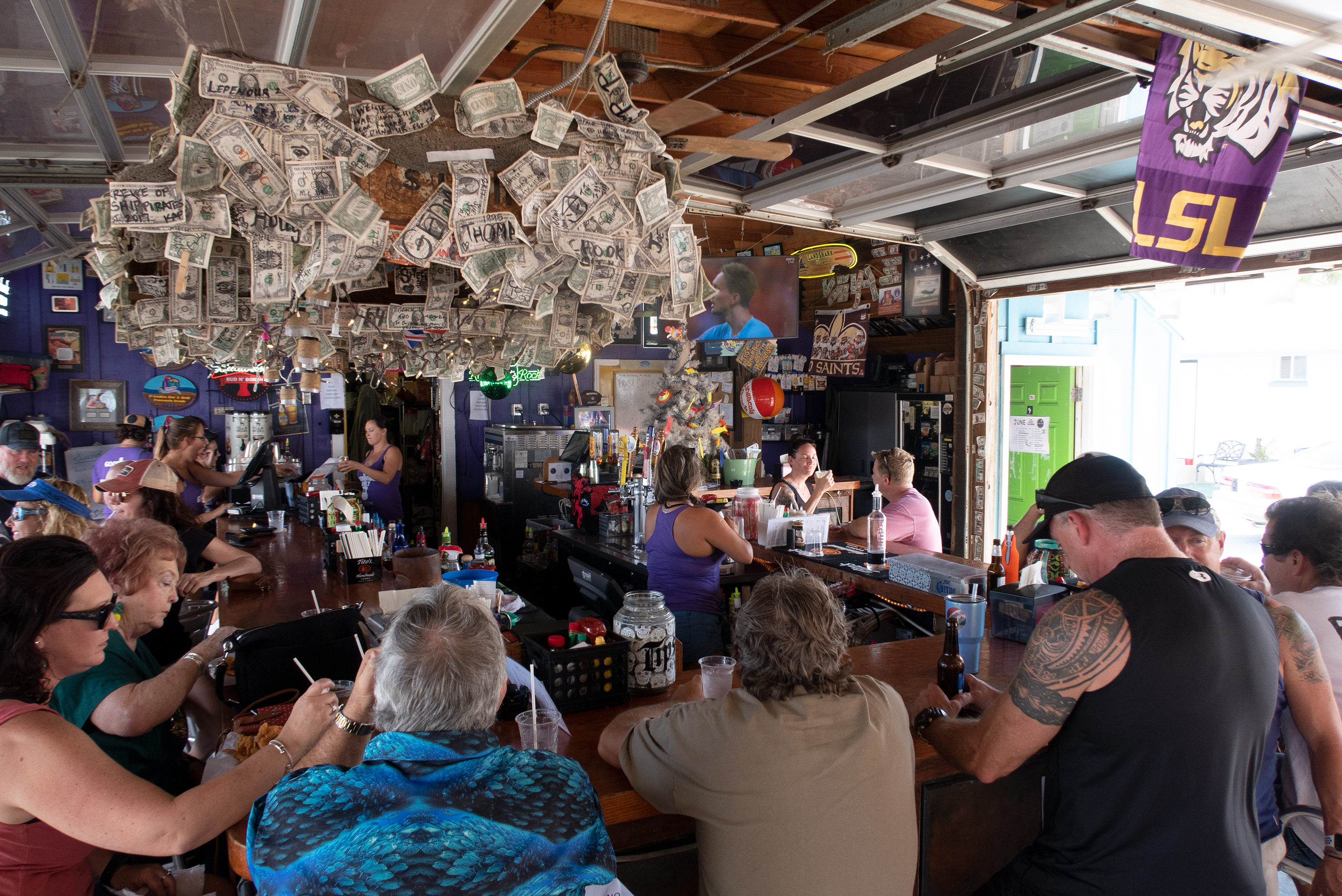 Paradise Bar & Grill in Pensacola Beach, FL
