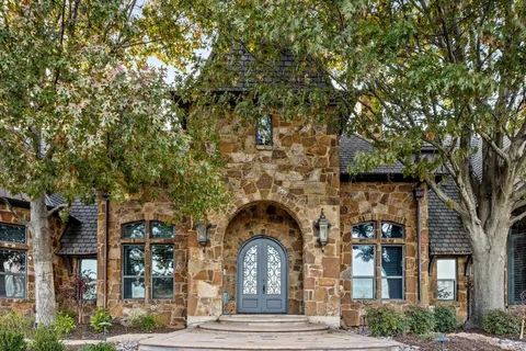 Carrie Himel Group Realtor, Compass in Frisco, TX