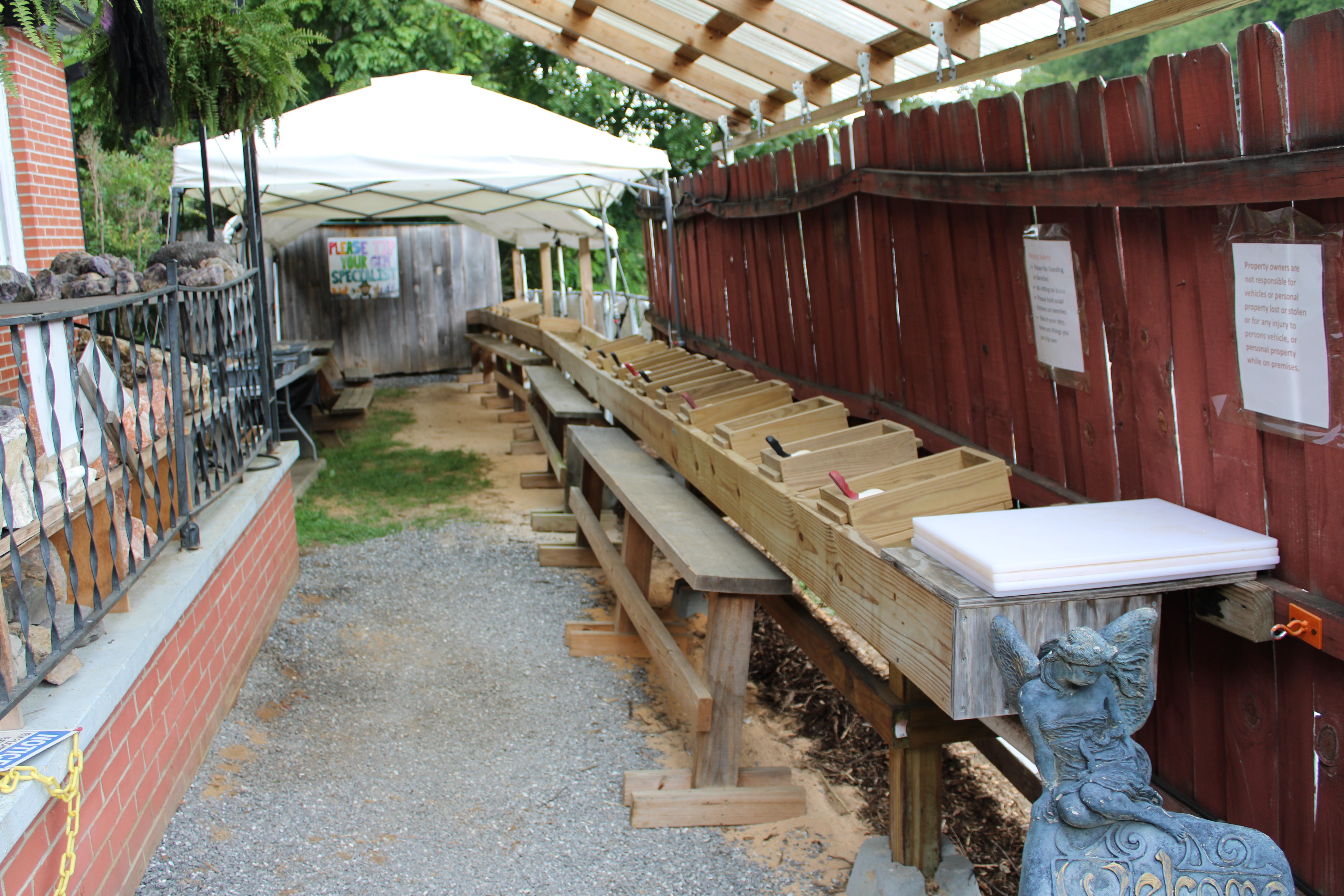 Rockhound Ridge Gem Mine and Rock Shop Inc. in Sylva, NC (2)