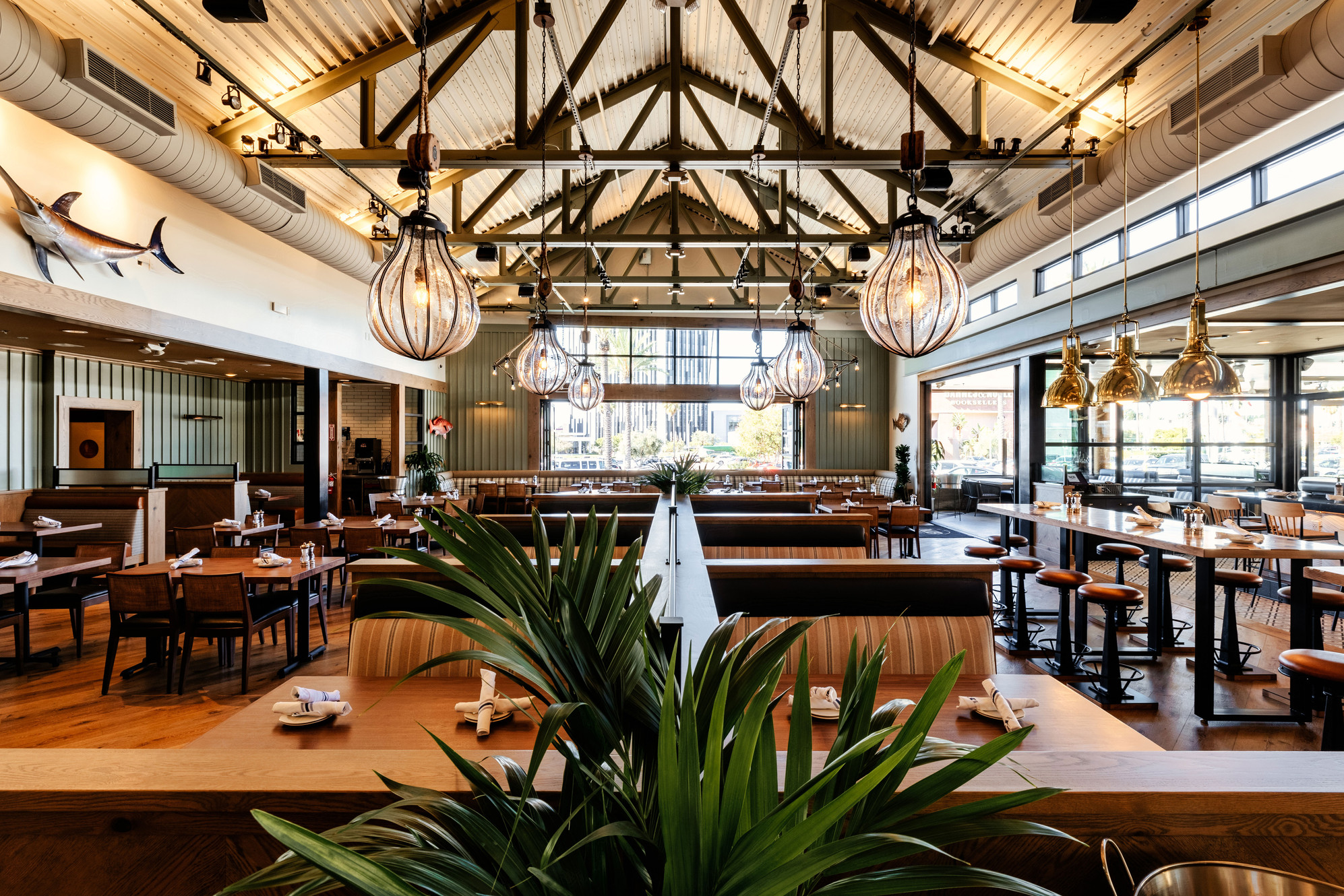 Market Broiler's MB Grille in Simi Valley, CA