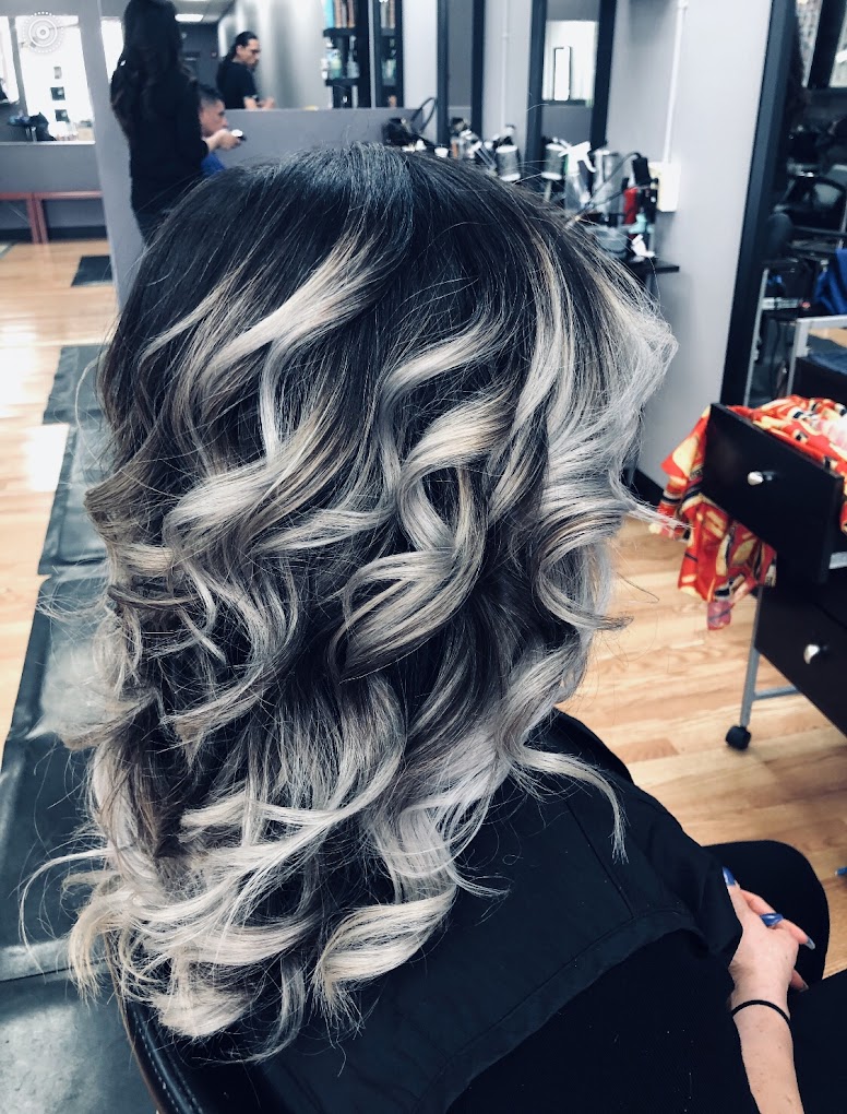 D'Pelos Salon and Barbershop in Darien, IL (3)