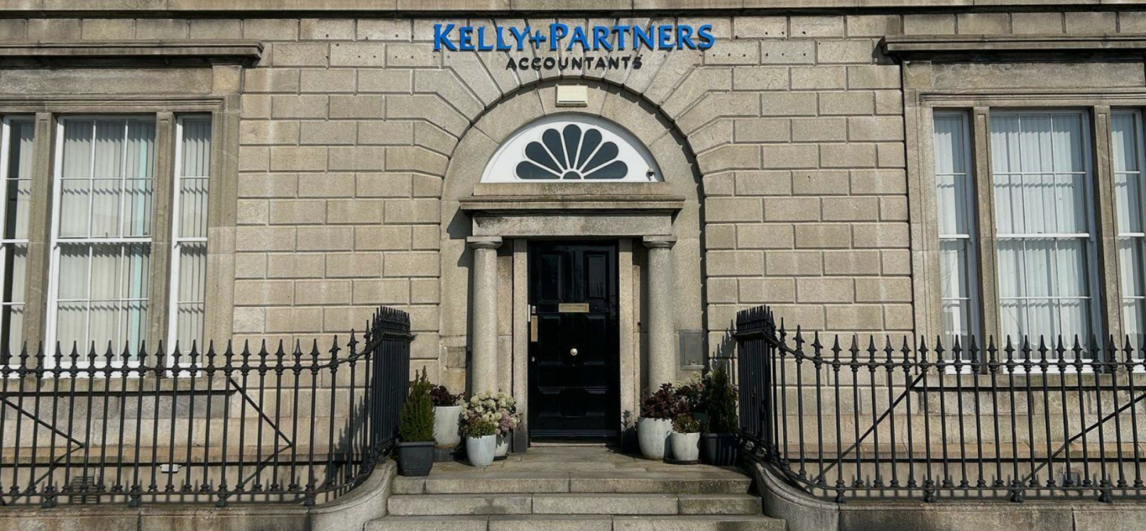 Kelly+Partners Accountants Burbank in Woodland Hills, CA (6)