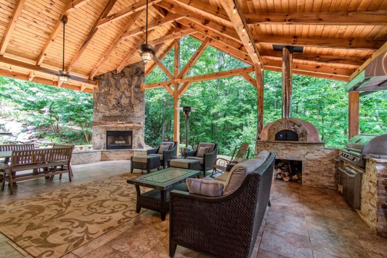 The Autumn Ritz Team RE/MAX Town & Country Murphy in Murphy, NC (6)
