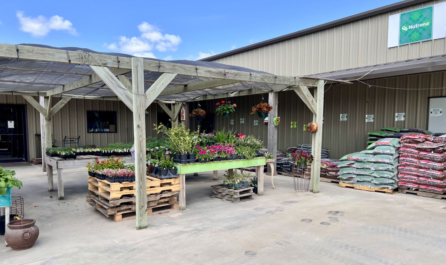 Top Hand Feed Store in Ganado, TX (3)