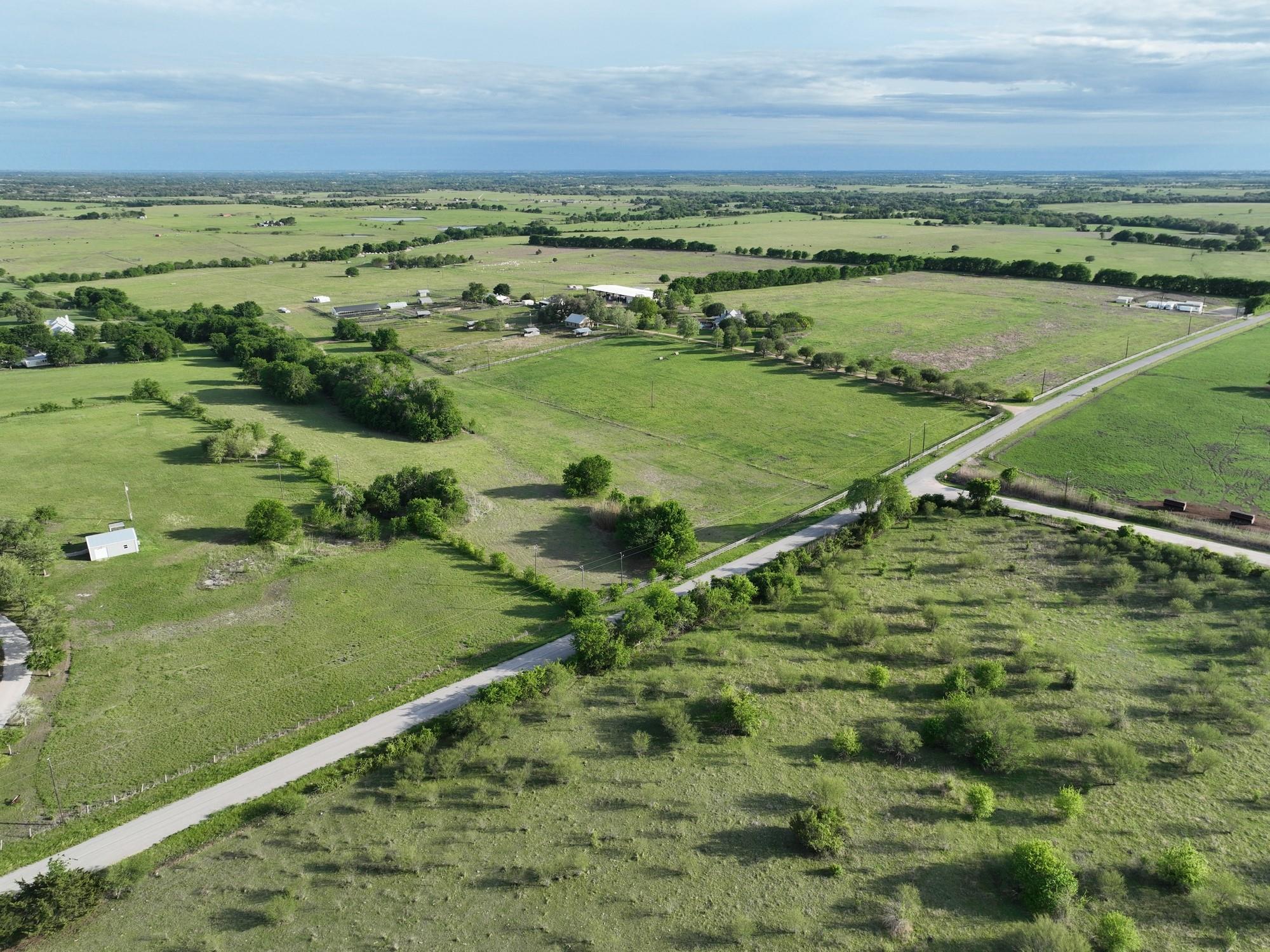 Carrie Lynch | Lifestyle Ranch & Home Group | Compass RE in Brenham, TX (4)
