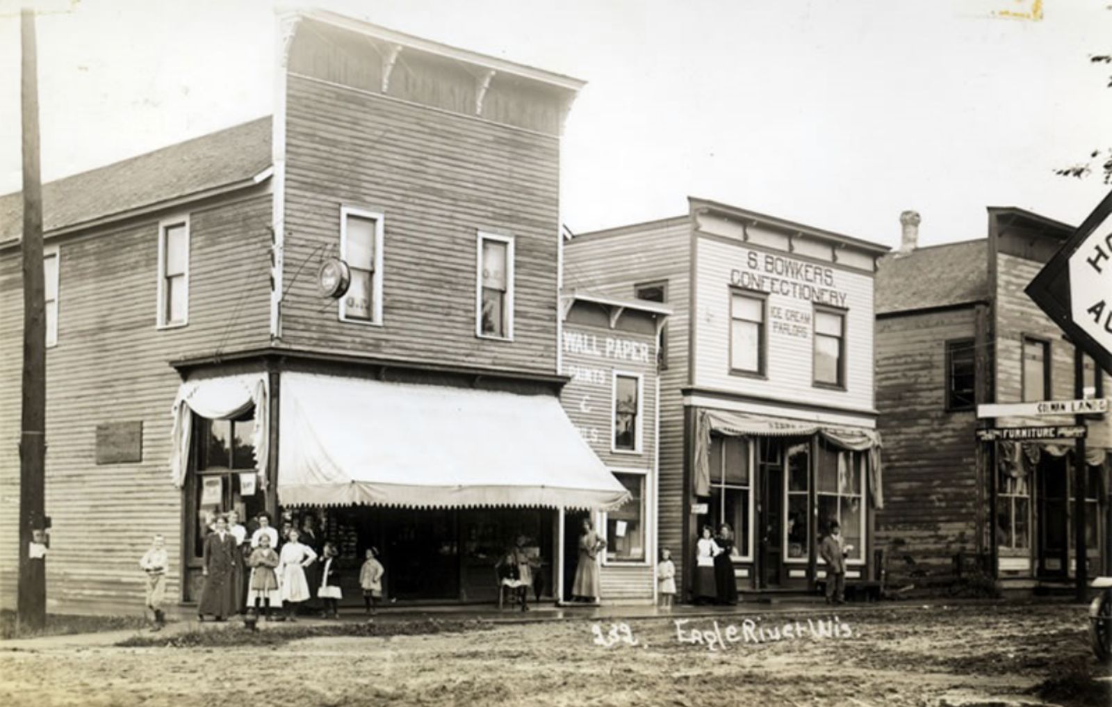 Arrow Gift Shop in Eagle River, WI