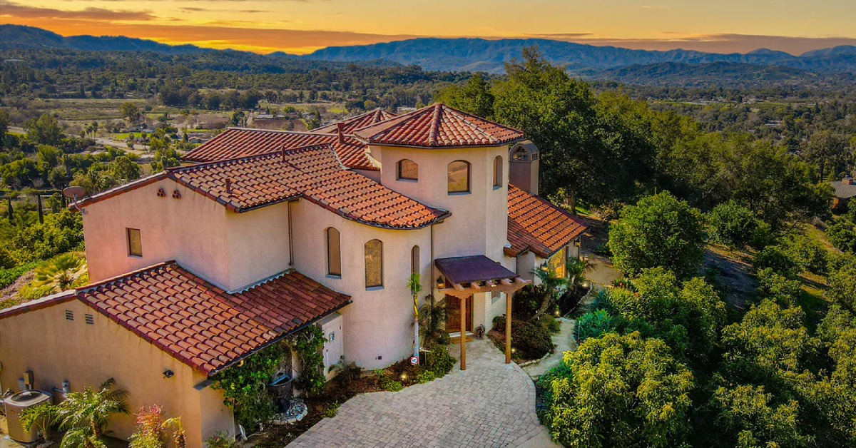 Brittney Ferro @ Hey-Ojai/Ventura Real Estate Group in Ojai, CA (2)