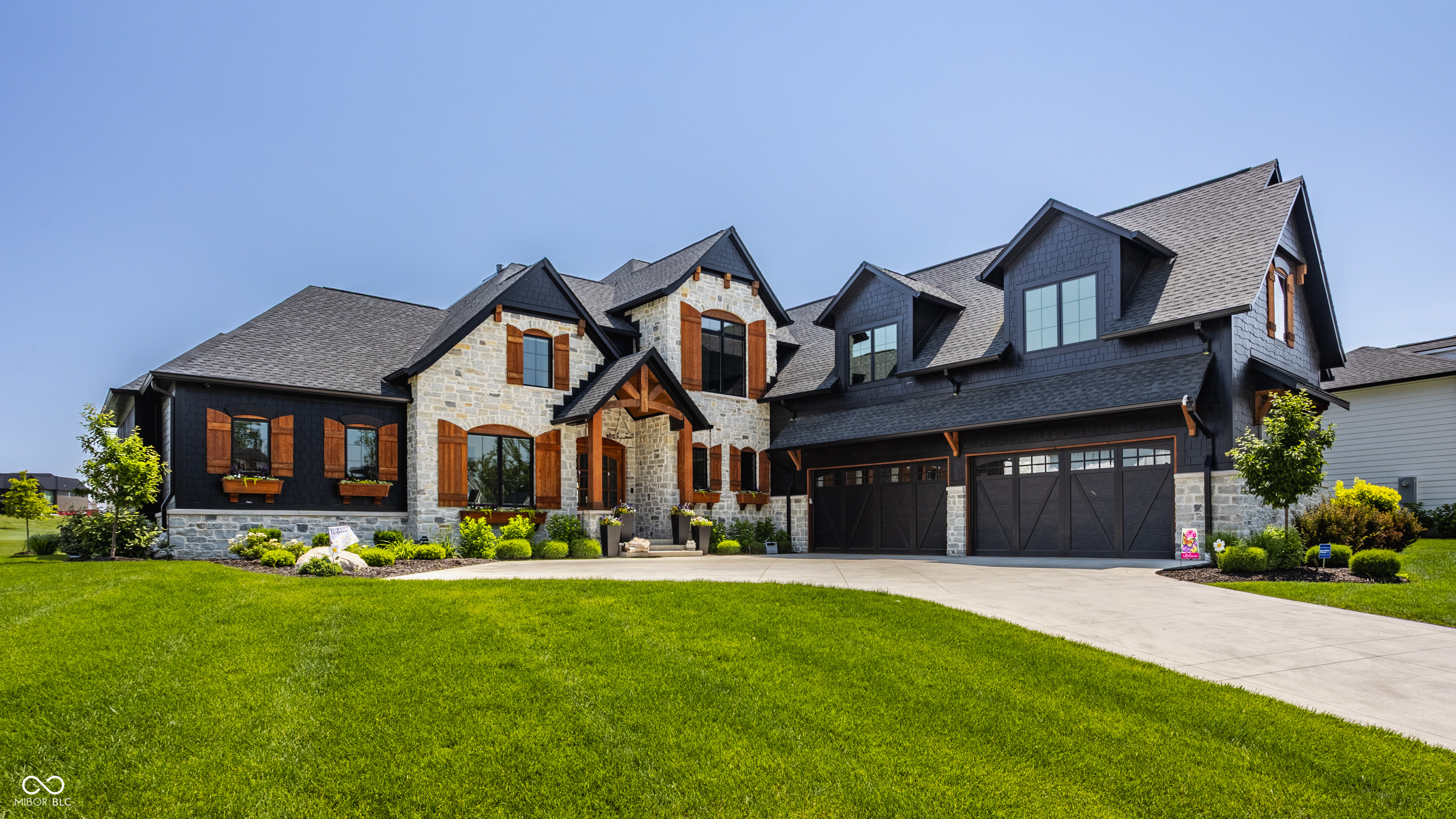 The Carrie Holle Group - Carmel Luxury Real Estate Sales - Compass in Carmel, IN