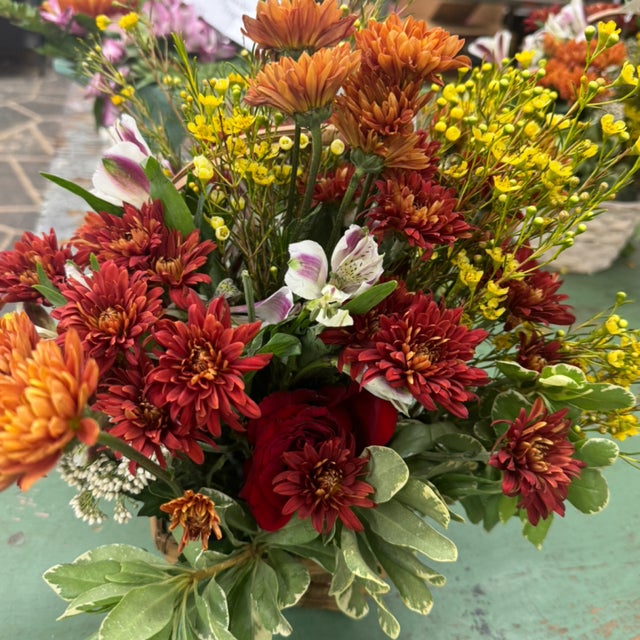 The Charm Barn Flowers and Boutique in Millen, GA (2)