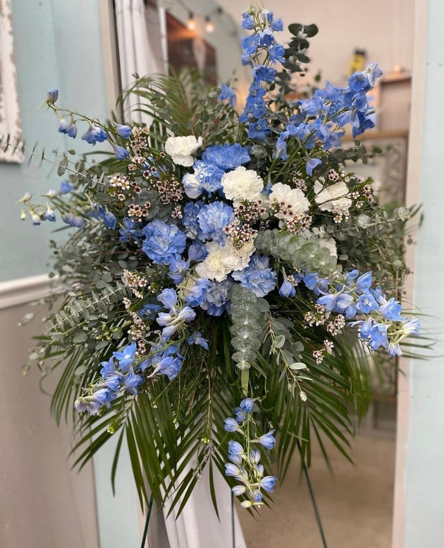 The Charm Barn Flowers and Boutique in Millen, GA (3)